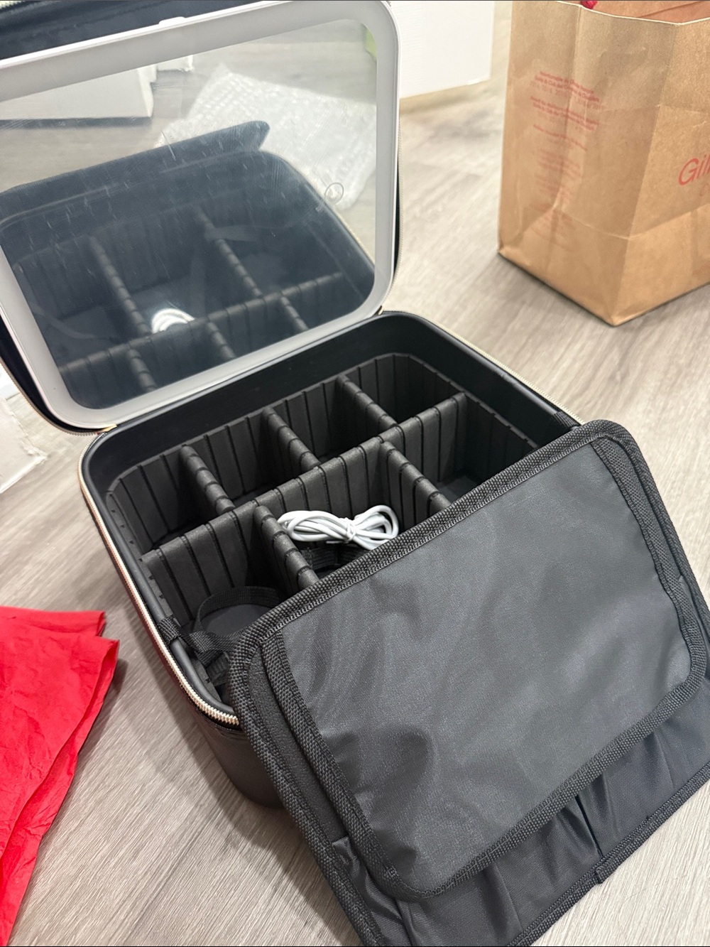 Black Portable light up mirror Organizer Case with Removable Dividers cosmetic